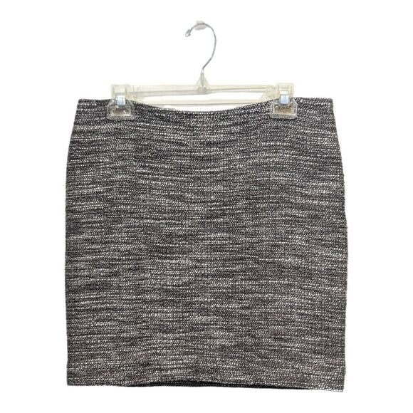 Ann Taylor Gray & White Boucle Wool Blend Blazer & Mini Skirt Suit Set, 8/8P - Picture 8 of 13